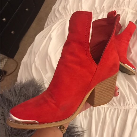 Red booties - Picture 2 of 4